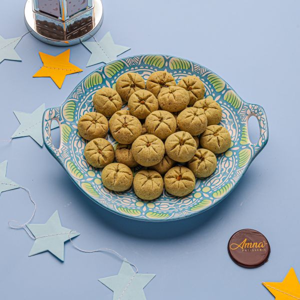 PISTACHIO GHRIBA MOONLIGHT PLATTER