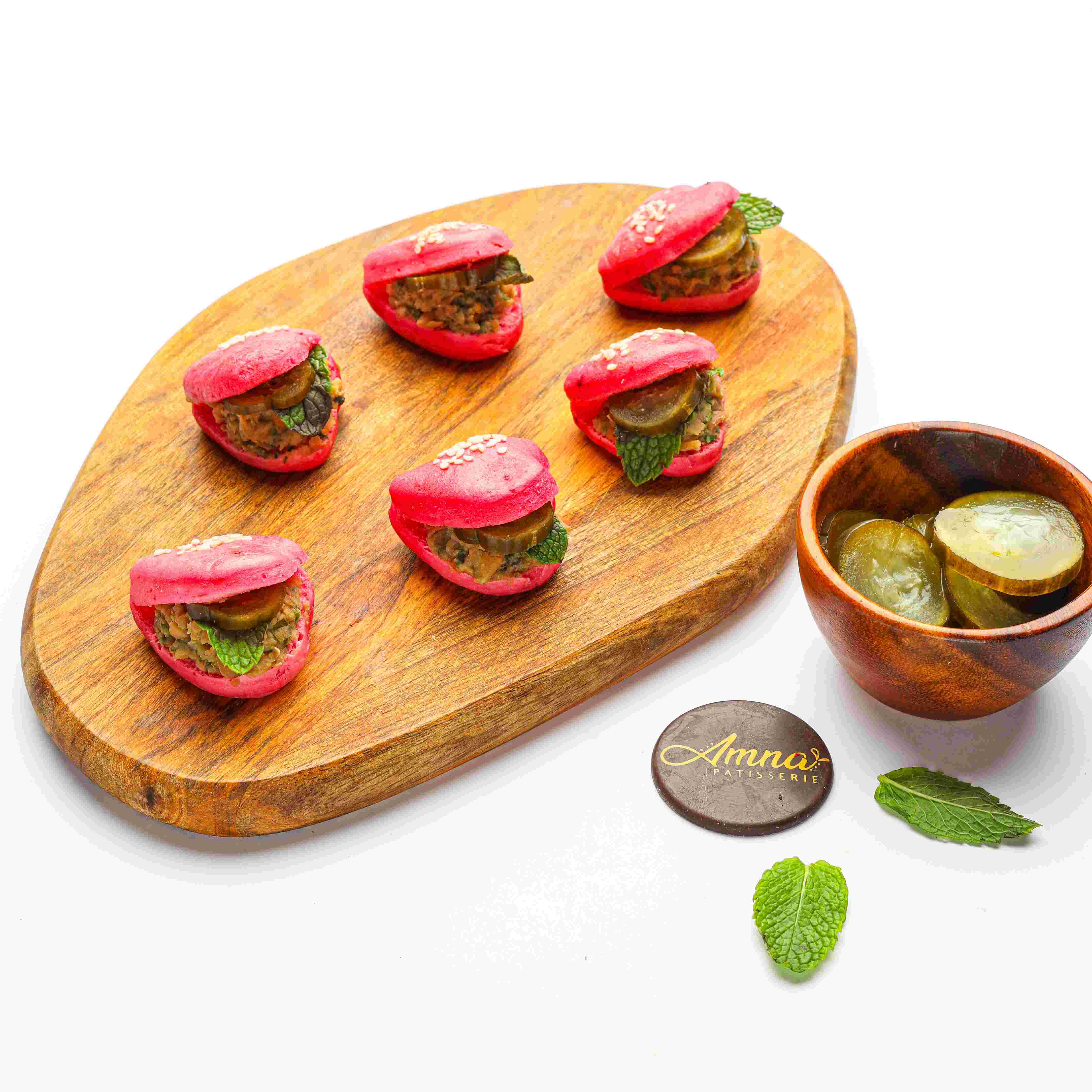 Beetroot bread with foul (12 pieces)